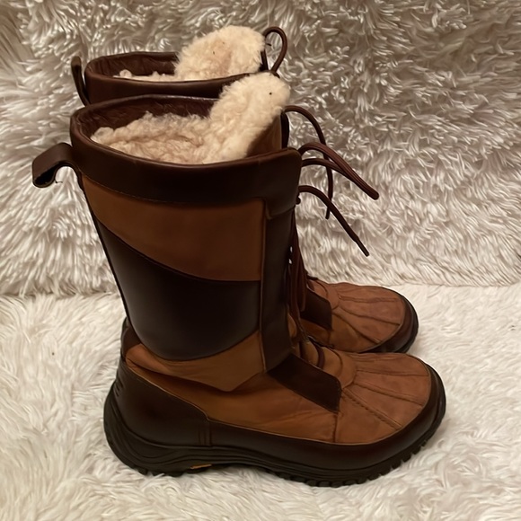 Ugg  Mixon  winter waterproof duck  Snow boot. Size 9.5 - Picture 3 of 7